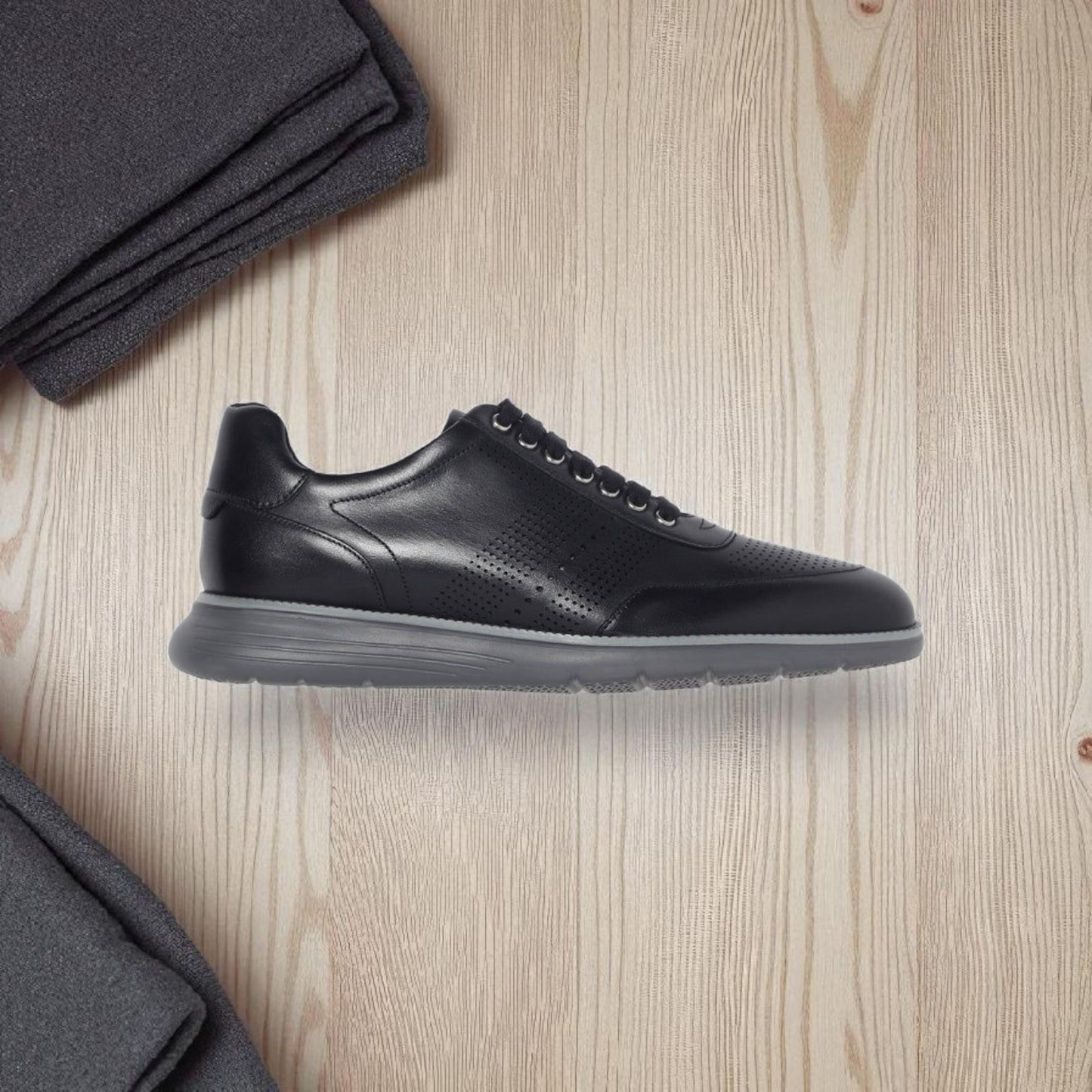 Gordon & Bros Black Sneaker