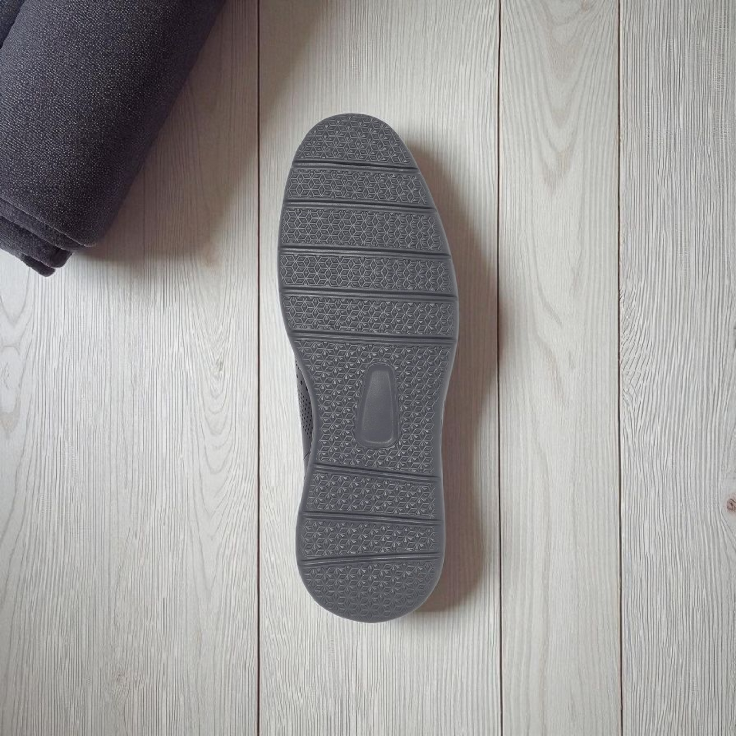 Gordon & Bros Black Sneaker