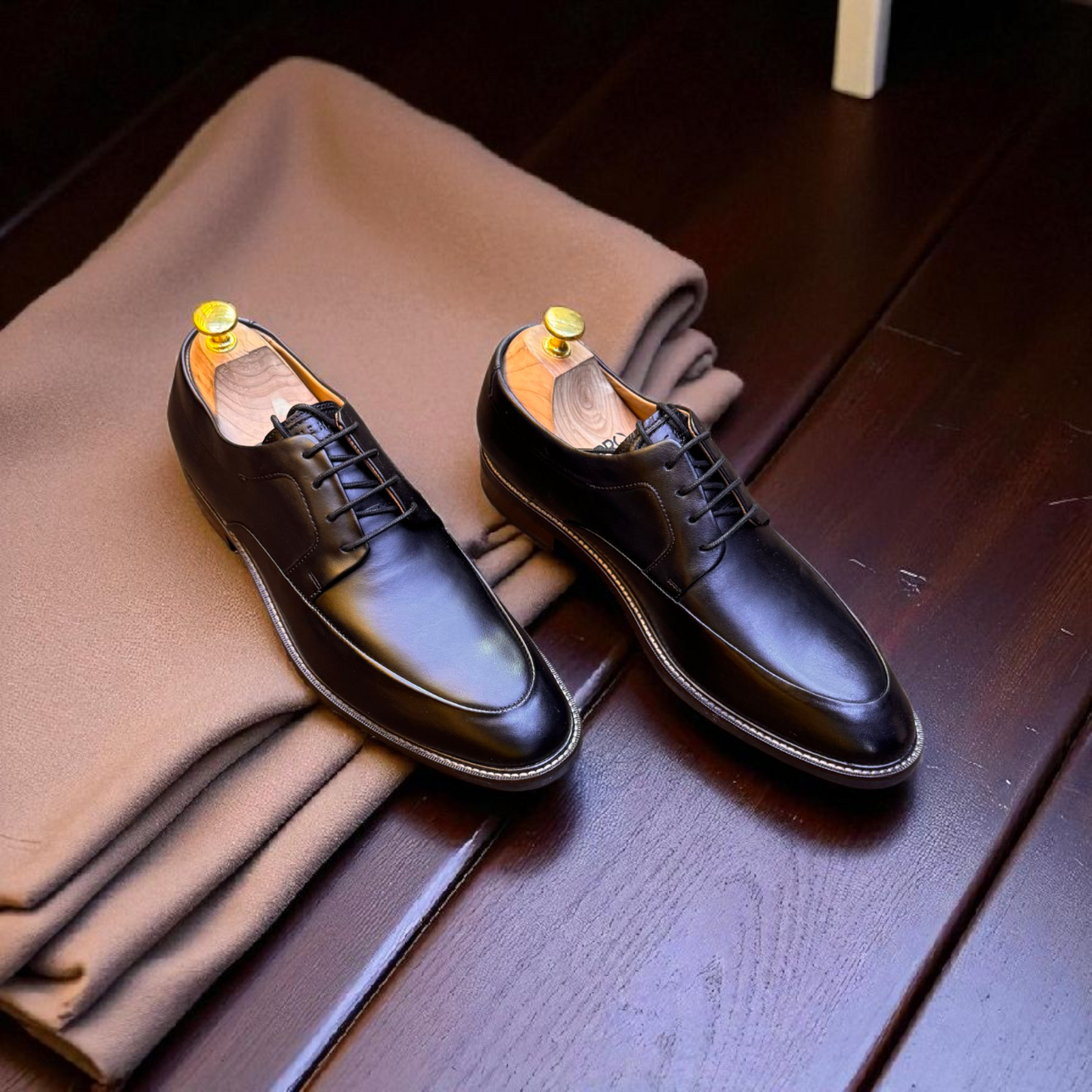 Colehaan Black Split Toe